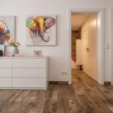 아파트 Moderne Souterrain-wohnung *